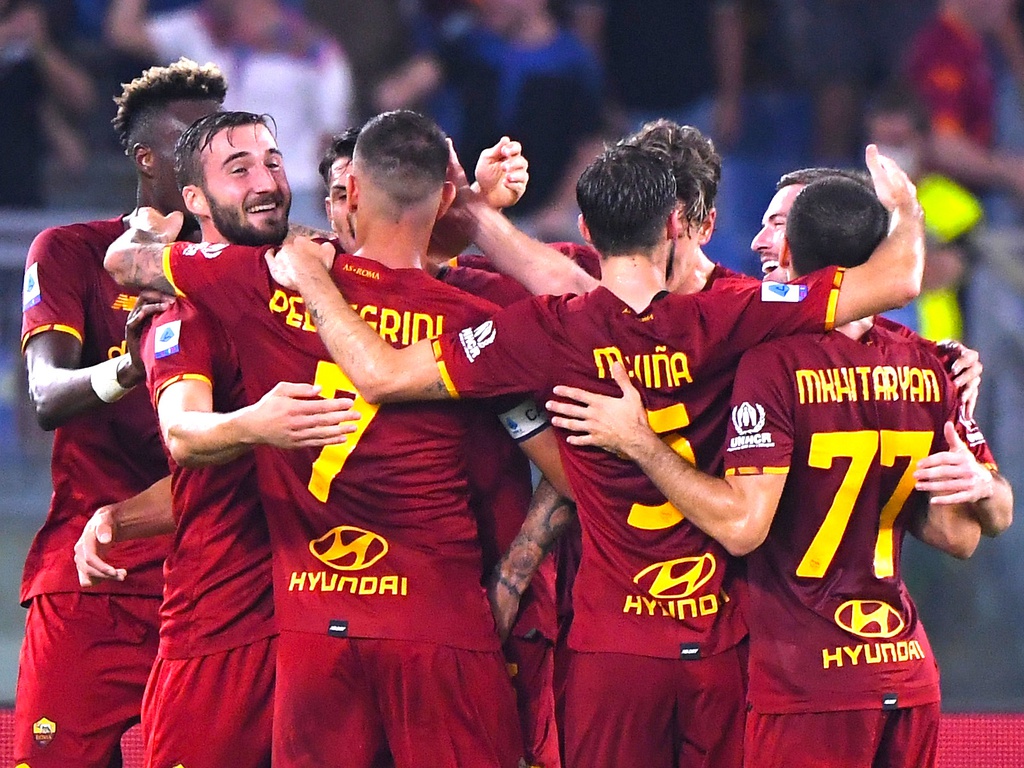 Roma chính thức thắng Sassuolo ở giây phút bù giờ cuối cùng