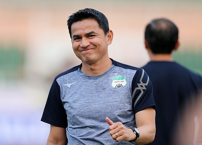 Kiatisak đã họp trực tuyến đặt ra mục tiêu để HAGL vô địch V.League 2022