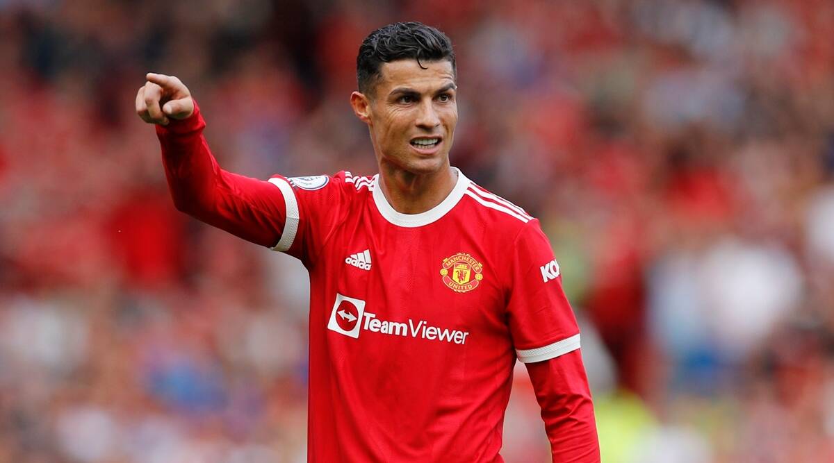 Cristiano Ronaldo đã chính thức ký hợp đồng 2 năm với Man United