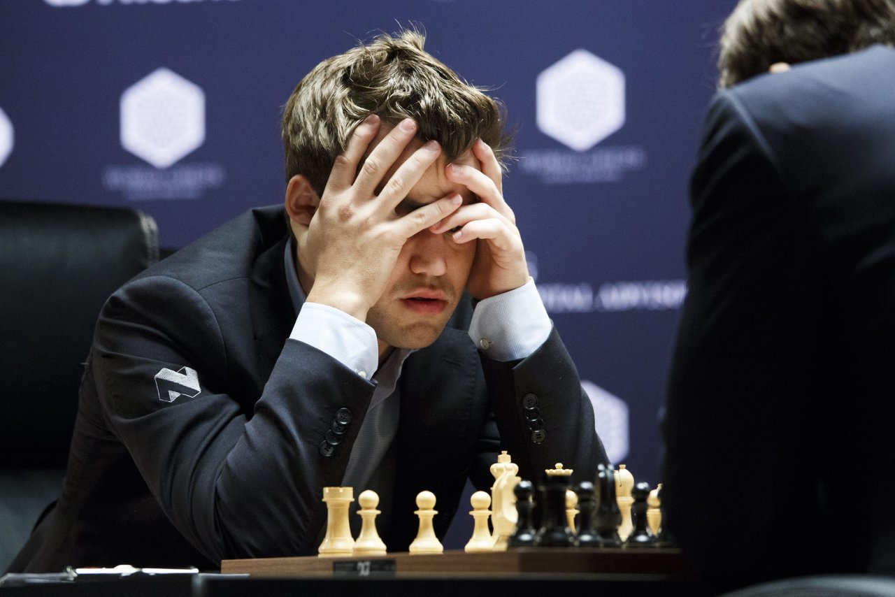 Vua cờ Magnus Carlsen dứt chuỗi 24 ván cờ bất bại