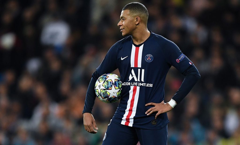 Mbappe tỏa sáng vơi 2 bàn thắng