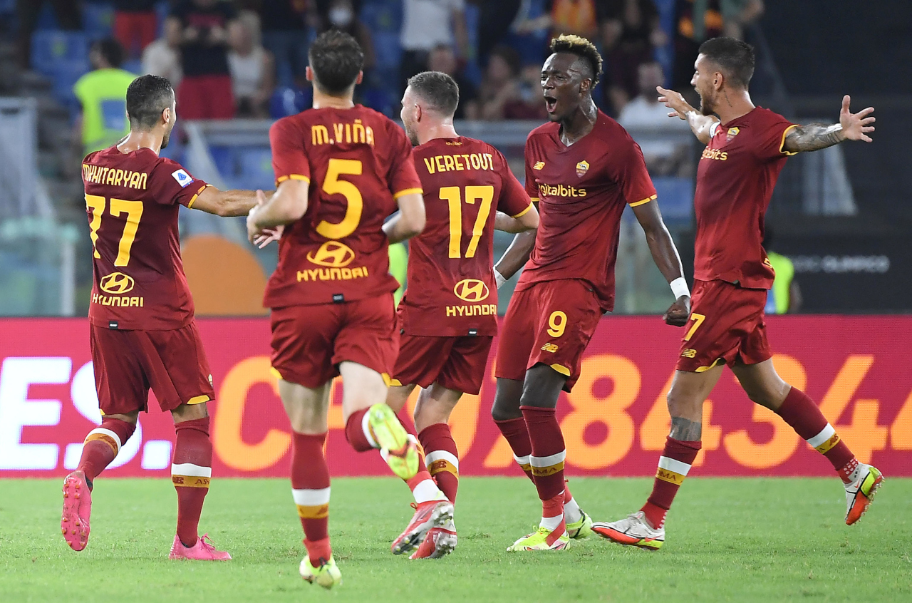 Tân binh Tammy Abraham mang lại chiến thắng cho Roma với hai lần kiến tạo