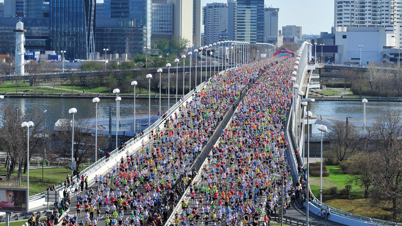 Cuộc thi Vienna Marathon 2021 với 26.000 vận động viên tham dự