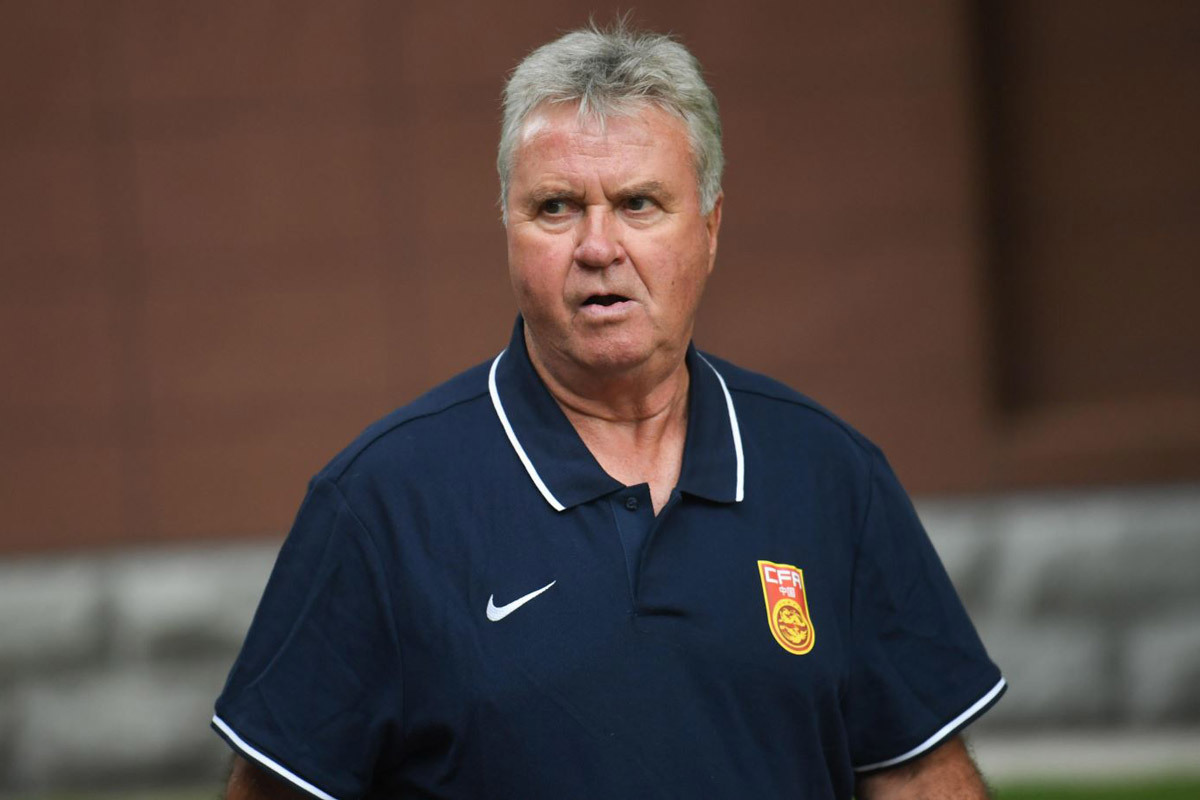 Sau 34 năm cầm quân HLV Hiddink đã quyết định giải nghệ